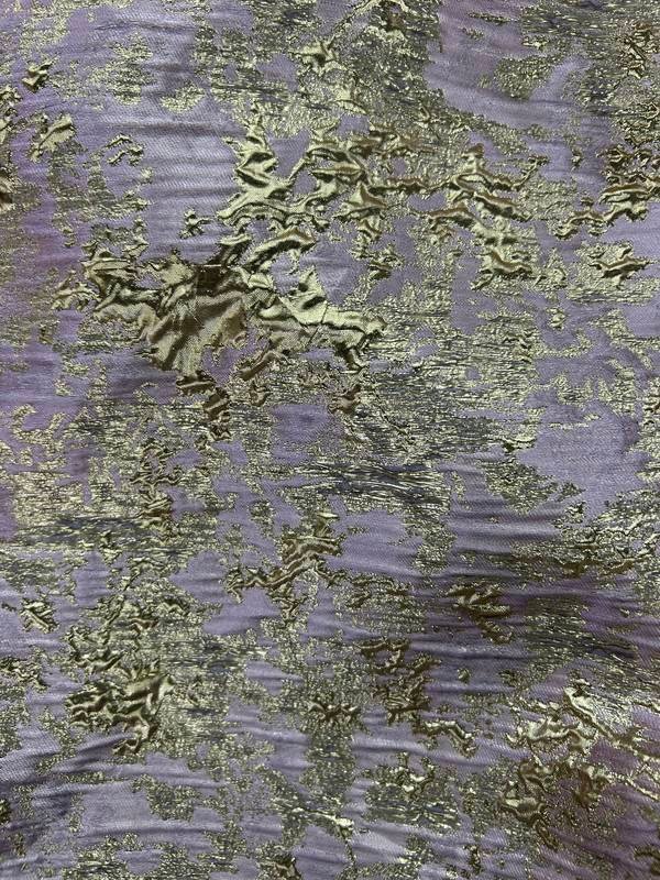 Tela brocado metalizado Brocado lila y oro, referencia 019